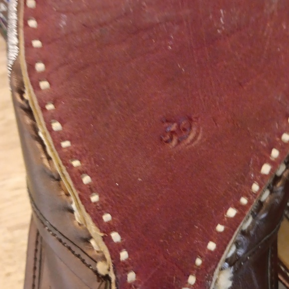 Embroidered Jutti - Picture 4 of 9